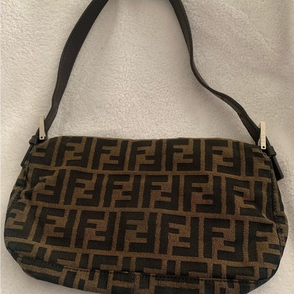 FENDI ZUCCA BROWN/TOBACCO CANVAS BAGUETTE…EUC RARELY USED!!👜👜 - Picture 3 of 11